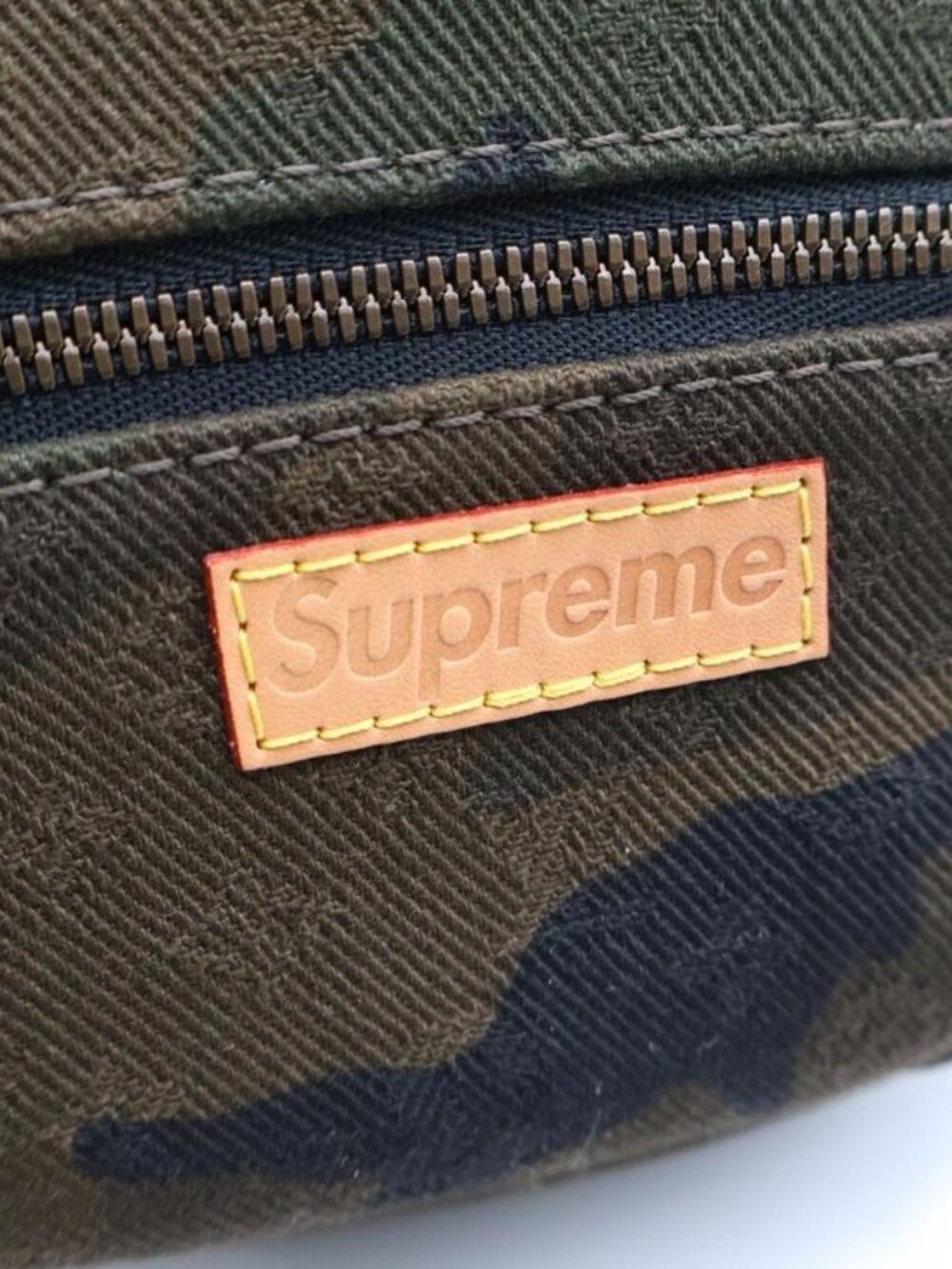 Louis Vuitton Supreme Apollo Nano Backpack Charm Camouflage Khaki - Picture 5 of 6